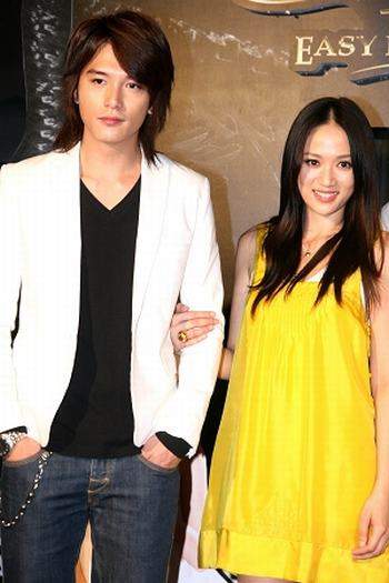 许玮甯|邱泽许玮甯结婚好热闹!绯闻前任们齐送祝福,男星因撞名闹乌龙