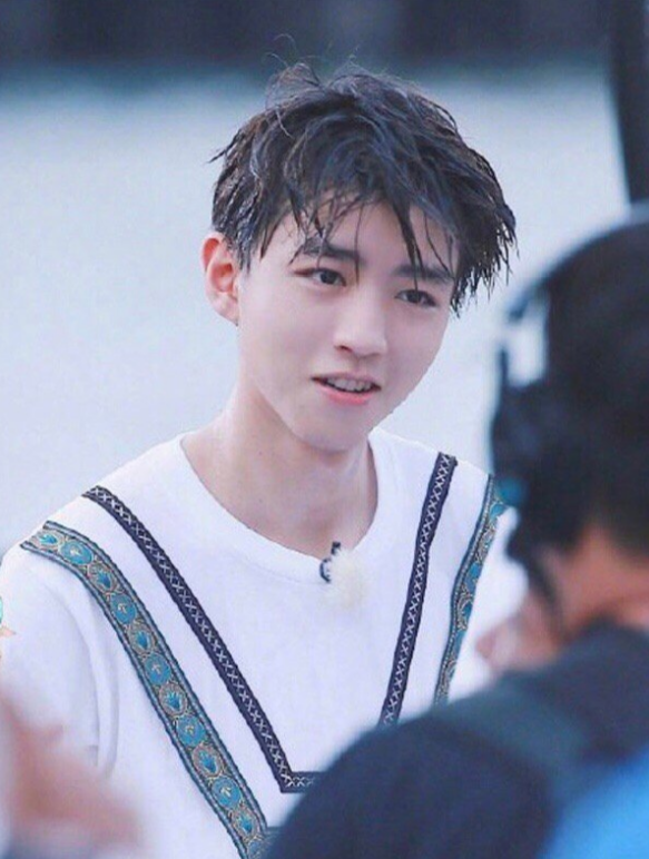 发型|14位男星“湿发杀”来袭，哪位最蛊你的心？