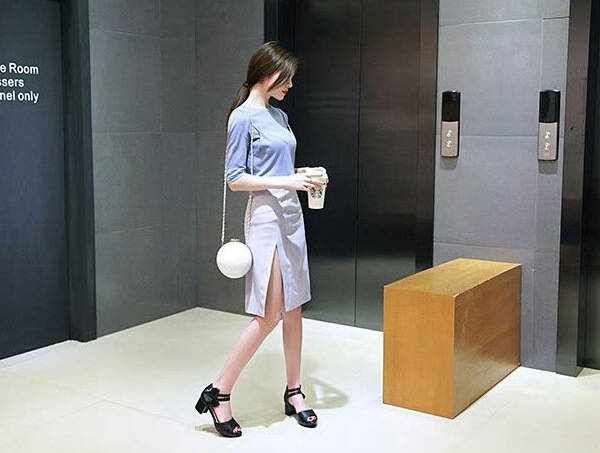 24格时尚圈|炎炎夏日,怎么可以少的了一双清凉的凉鞋呢?