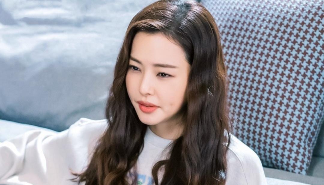 李荷妮|官二代韩星大起底：有人父辈是军队高官，有人先祖曾是宰相