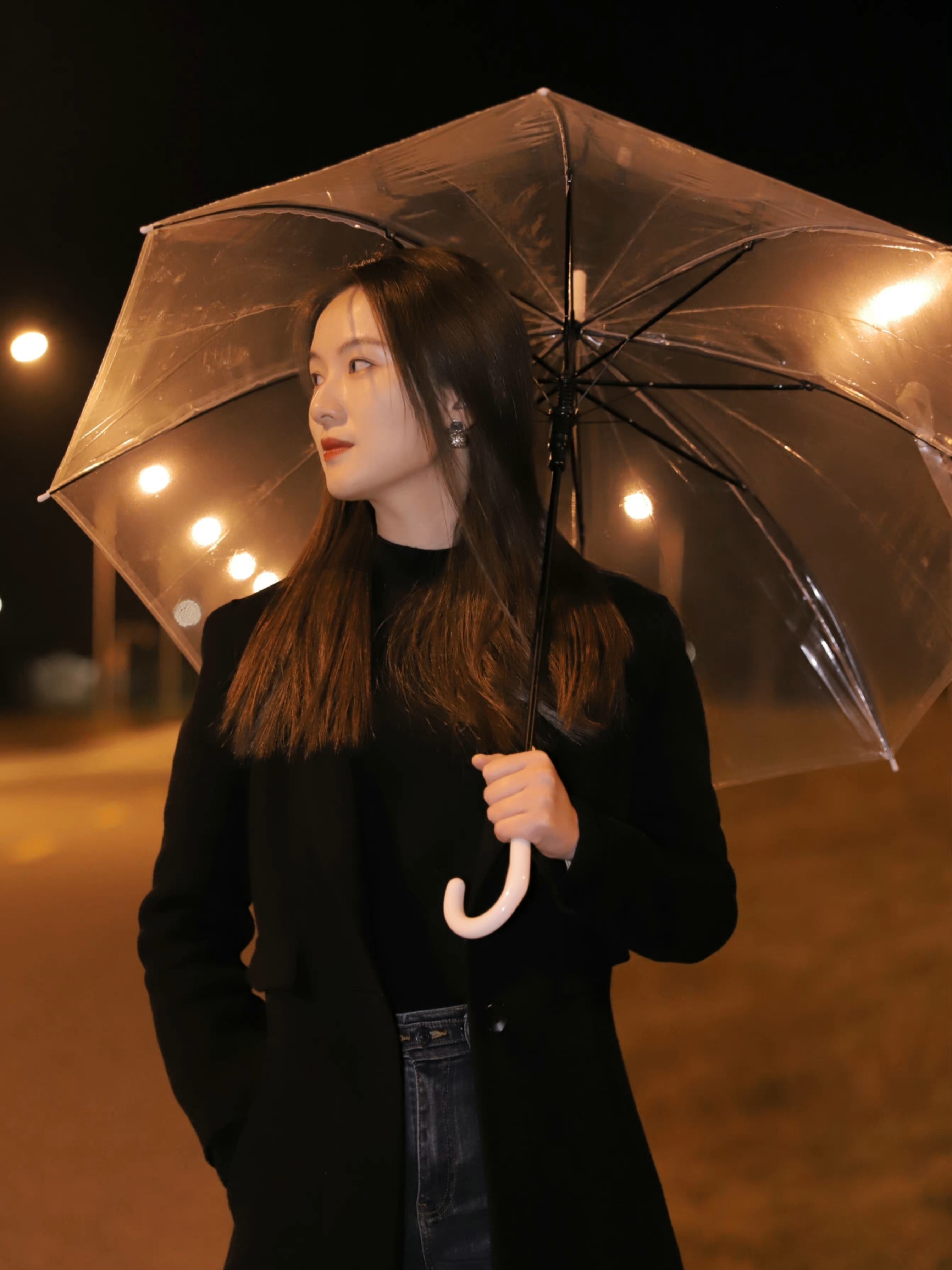 我深知,我是一个脆弱不堪的女子