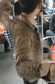 鑫宝聊育儿|“妹子要保护好自己隐私啊,尤其是穿着裙子,大意了啊!”哈哈哈