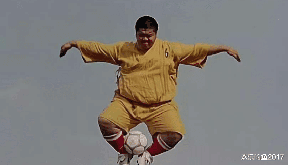 周星驰|周星驰拍《少林足球》狂赚3亿，却只分他15000块，日薪不到200块