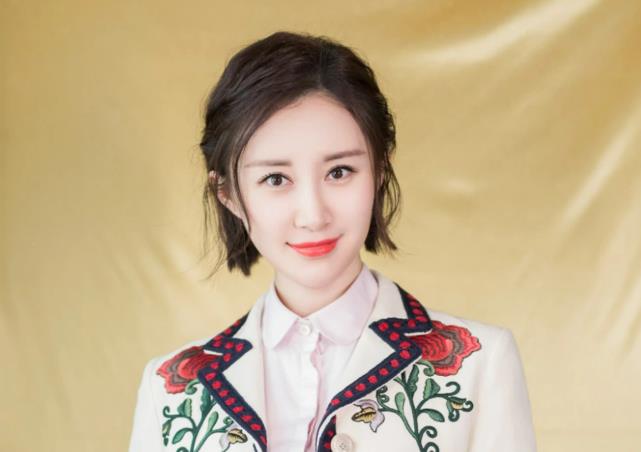 辛晶晶说|舒畅为博眼球直播卸妆，低头卸妆抬头就敷面膜，被吐槽卸了个寂寞