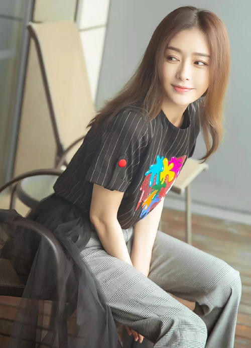 电影|女演员秦岚的瓜：为爱花光所有积蓄，如今也只是自食恶果罢了