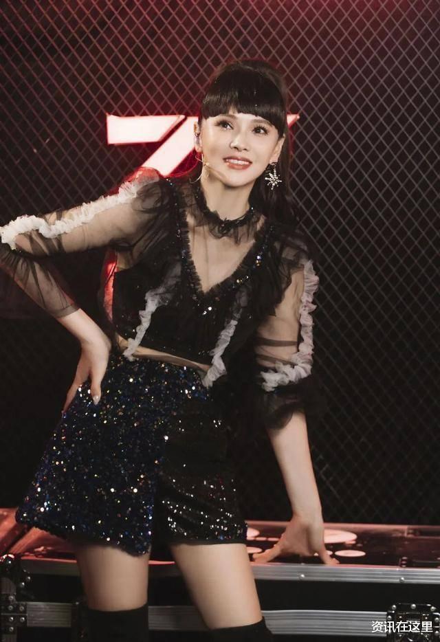 伊能静|女星在剧组时半夜穿睡衣敲男主角房门：我胸口好疼