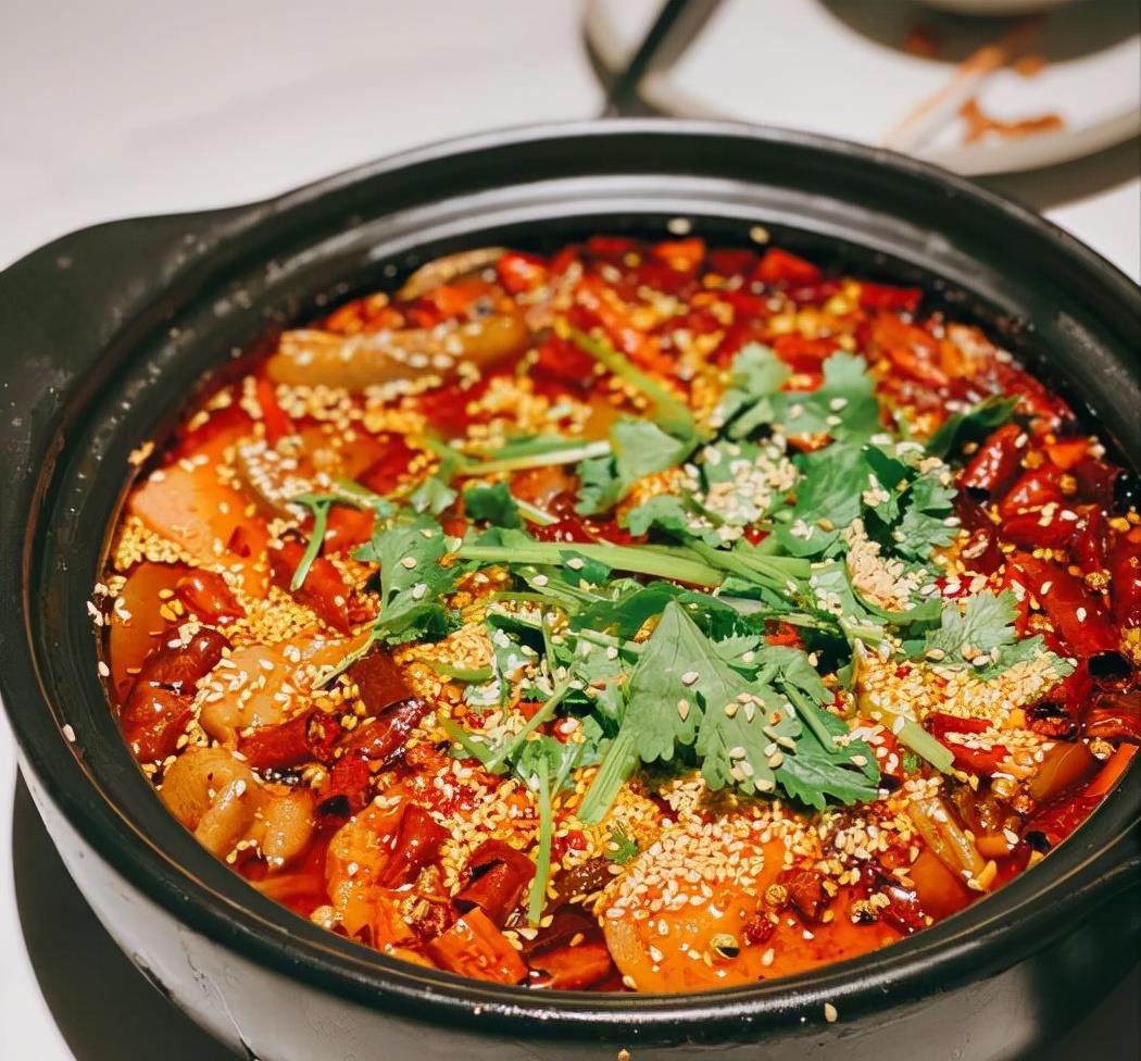 汪小菲|汪小菲开店遭吐槽，2人花300元点6个菜不够吃，网友：自己也能做