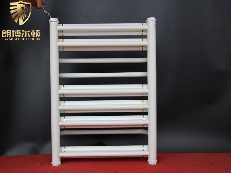 家中卫生间用的暖气片是什么样的？