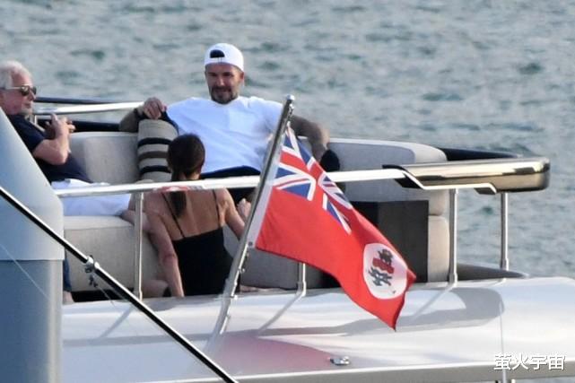 船员|贝克汉姆一家豪华游艇度假，“小七”号有船员服侍，贝嫂只管大秀美腿