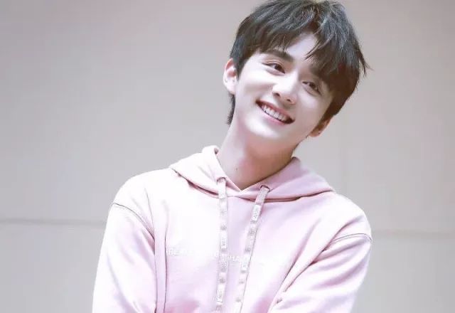 杨紫|八卦：张新成、陈思诚、徐峥、张艺兴、刘诗诗、姜潮、果粒、汤唯、胡冰卿、林志颖