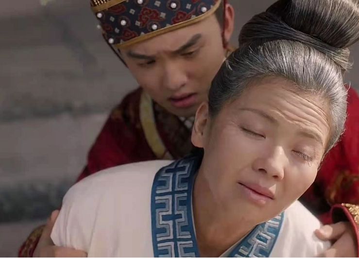 刘娥|《大宋宫词》大结局：刘娥太庙祭奠完赵恒，倒在赵祯怀中缓缓逝去