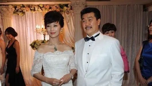 赵雅芝|她被誉为“不老女神”，曾与周润发传绯闻被迫离婚，如今依旧幸福