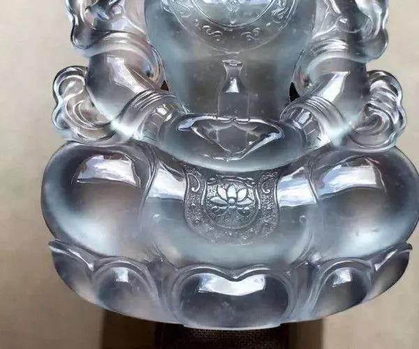 文玩|10年前收购的翡翠原石，一刀切开极品玻璃种！