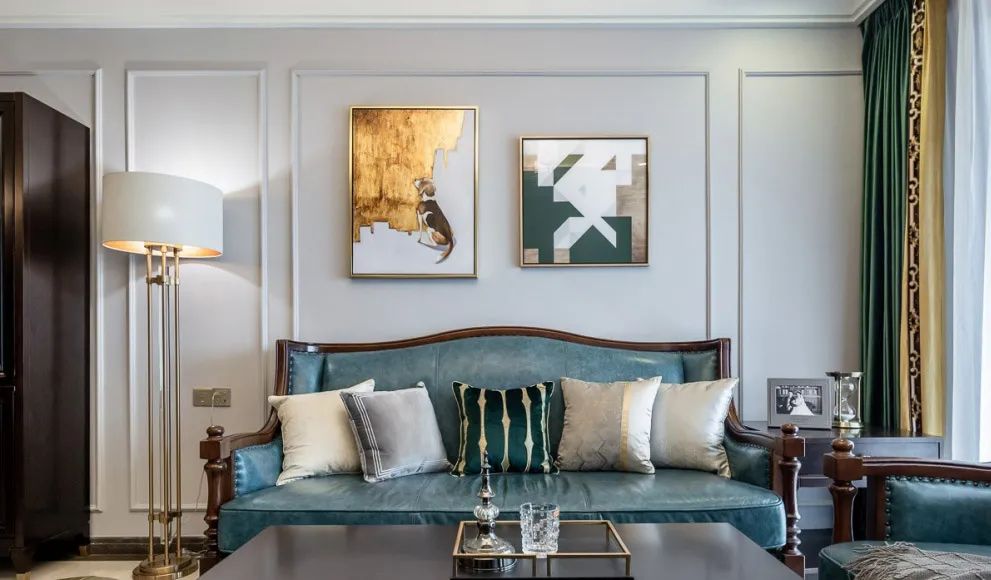 不想客厅太单调？这些沙发背景墙设计，瞬间提升你家格调！