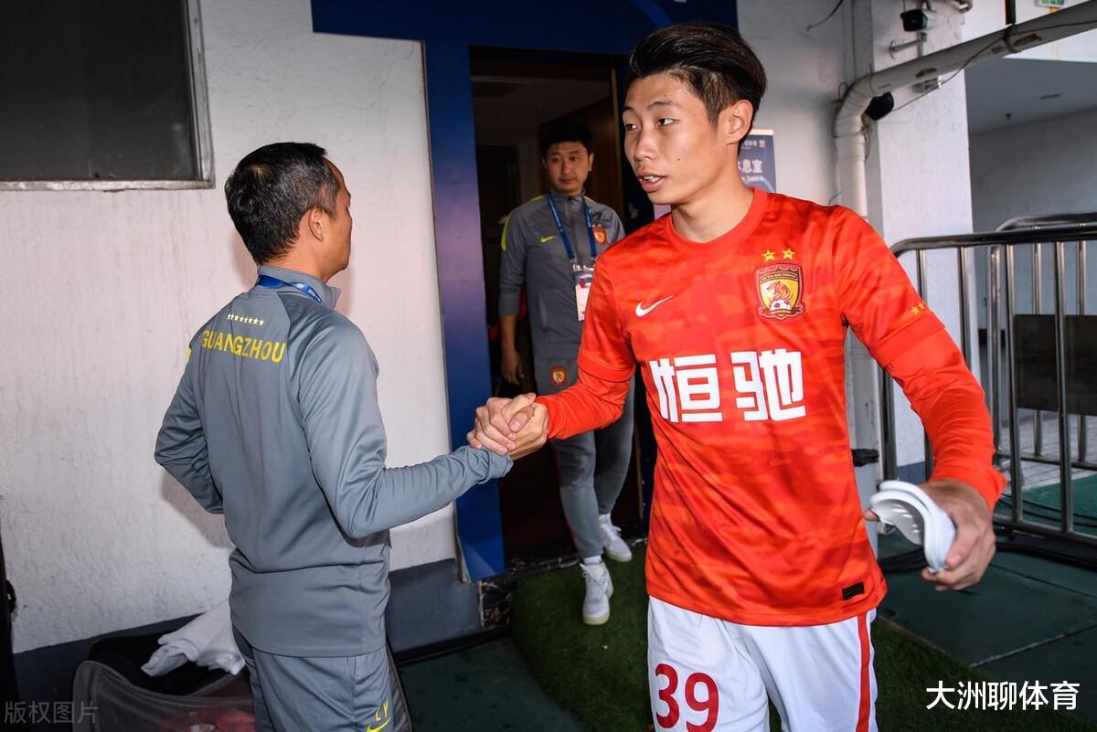 廣州隊(duì)|點(diǎn)贊！中超傳出消息：廣州隊(duì)再刮“青春風(fēng)暴”，中國(guó)足協(xié)有功勞