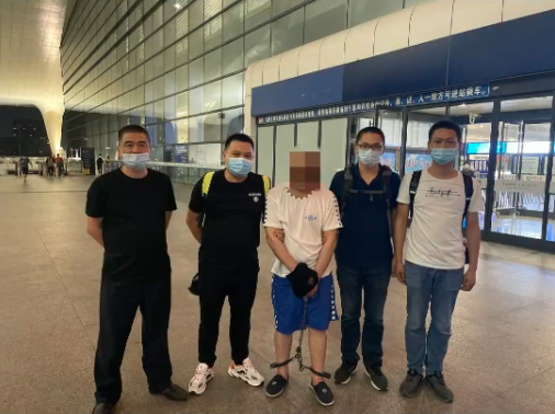 外卖小哥 杭州女老板欠钱不还,提出以嫖资形式抵债,男子将其杀害潜逃14年