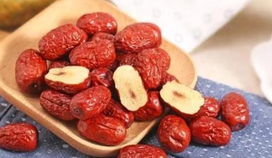 雌激素|40-55岁的女人,多吃6种“天然雌激素”,或能帮你增添女人味