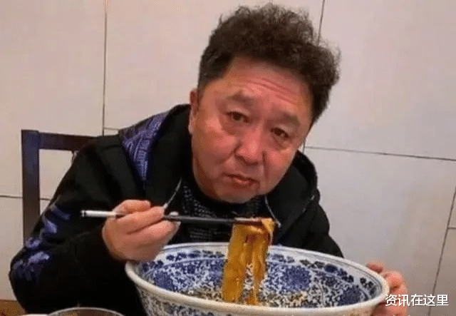 吴京|吴京面馆一碗面48元，为啥有人抢着吃？看到实物后无话可说！