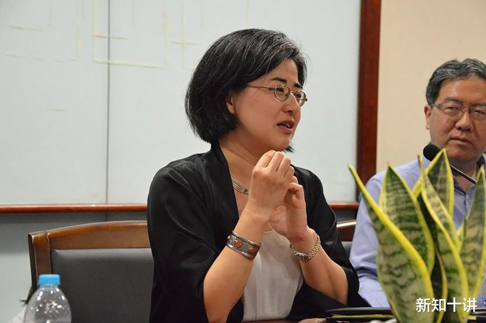 |1999年，北大才女田晓菲嫁给美国老头，如今怎么样了？