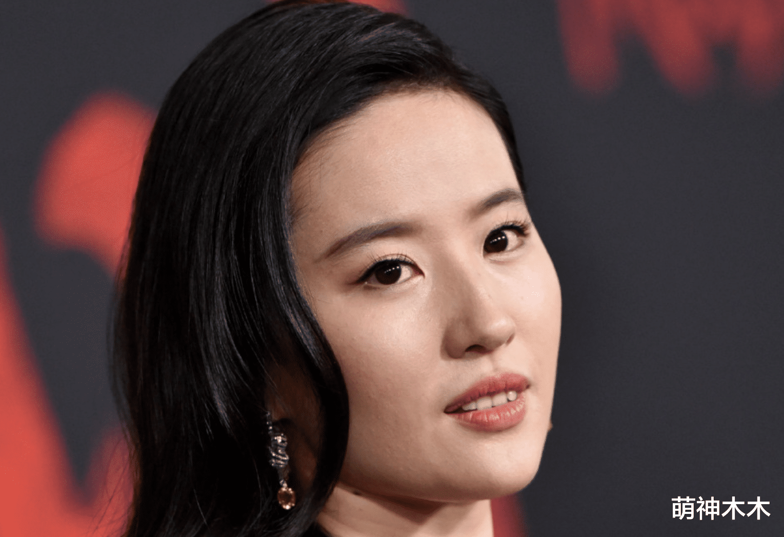 怒火重案|85花未修图来了：37岁唐嫣状态抗打，34岁刘诗诗胜在气质