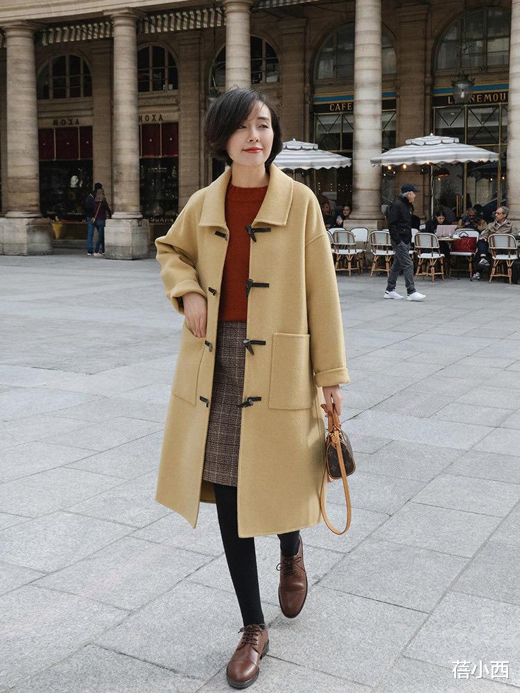 蓓小西 奔三奔四的女人，建议多穿“大衣”，好看的配色和版型，都选好了