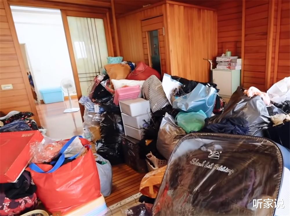 设计师|土豪夫妻请12名整理师，9小时整理囤积衣物的4层别墅，网友：佩服