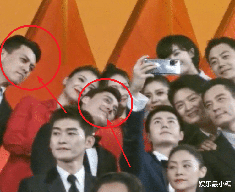 王一博|王一博成行走的自拍杆，网友在线求其发图，就想看看李易峰和靳东