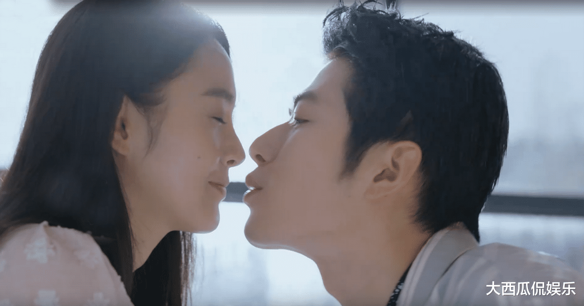 甜宠剧|新一部甜宠剧将至，偶像歌手爱上呆萌英语女老师，看到剧照：瞬间心动