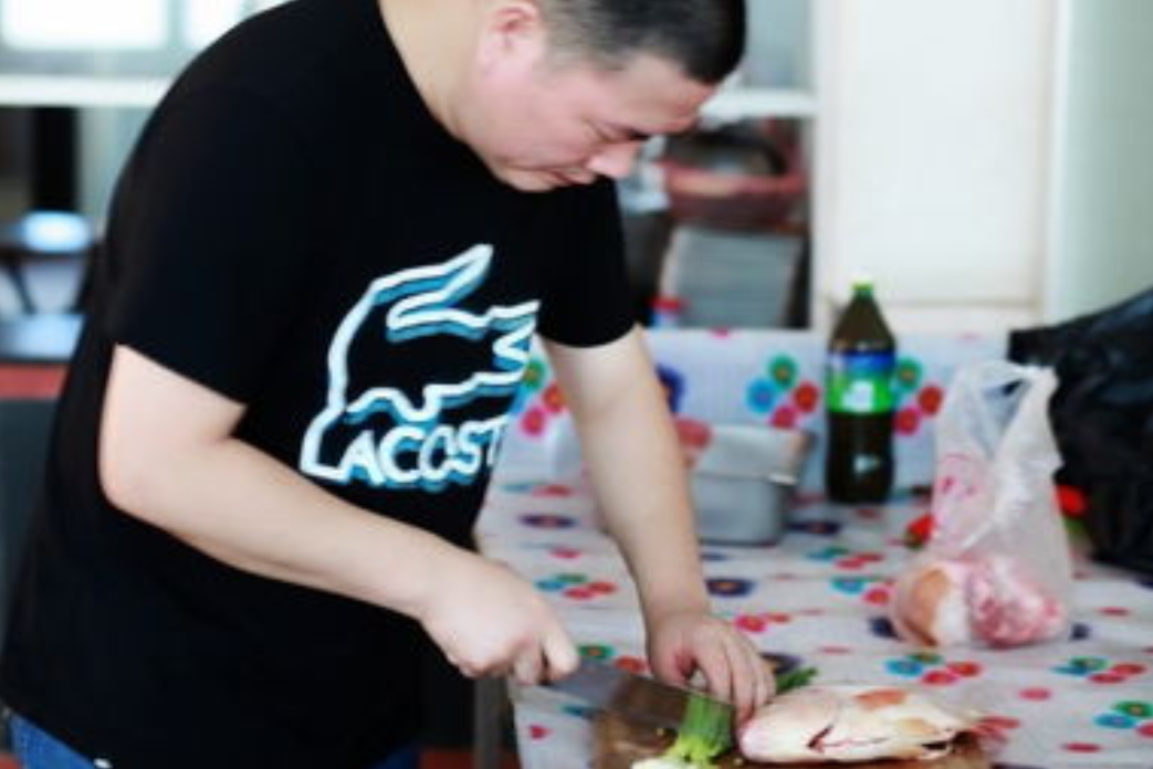 脂肪肝|43岁包租公，从脂肪肝到肝功能正常仅用100天，肝科主任：方法值得借鉴