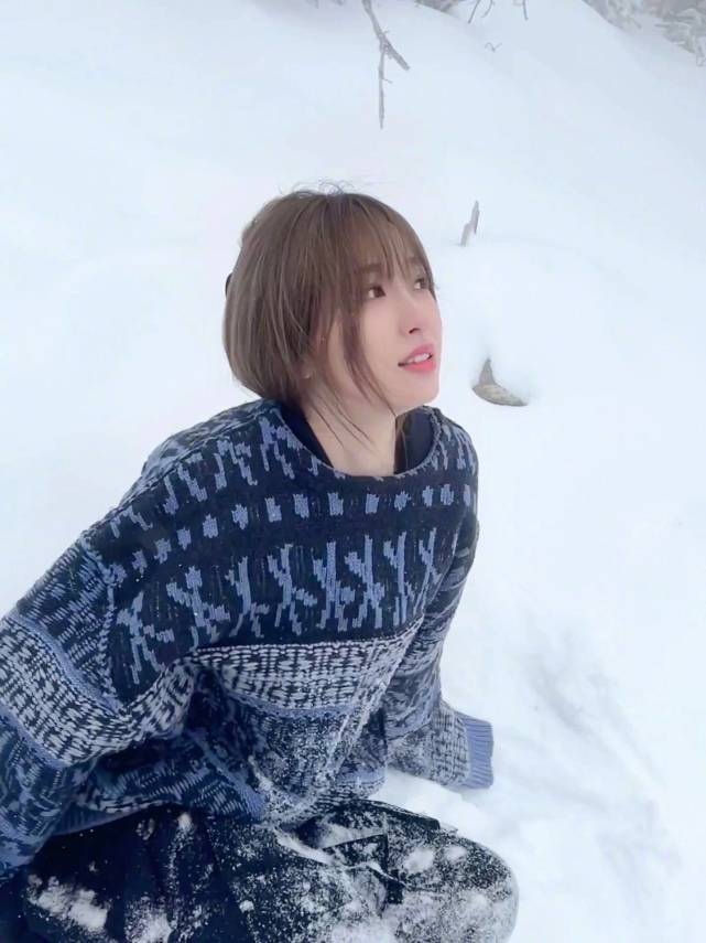 虞书欣|虞书欣野外雪中氛围感随拍