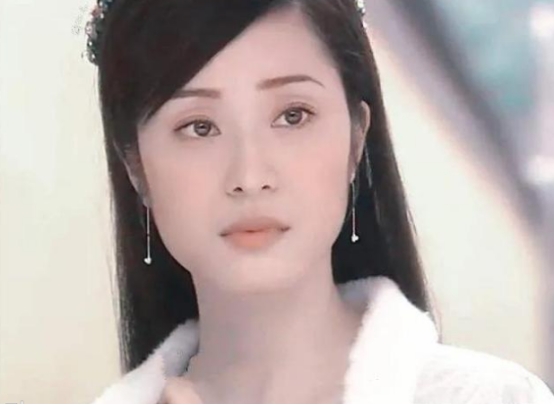 陈法蓉|55岁港姐陈法蓉首次谈不婚原因，不找演员做男朋友，称单身也很好