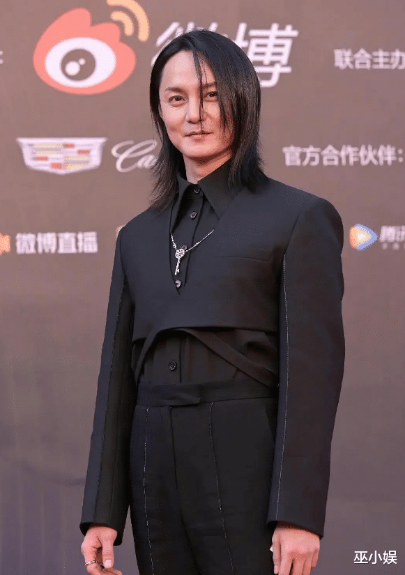 吴磊|微博之夜？朱一龙老十岁、尹正油腻发福、吴磊像魔术师、张哲瀚独美？