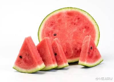 脱发|喝牛奶会升高血压？医生：不想血压飙升，3种“水果”少往家提