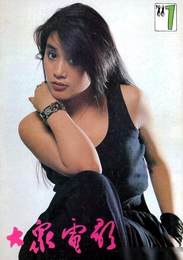 李凤绪|57岁的李凤绪，长发披肩休闲装扮，与老公结婚多年无绯闻，是真爱