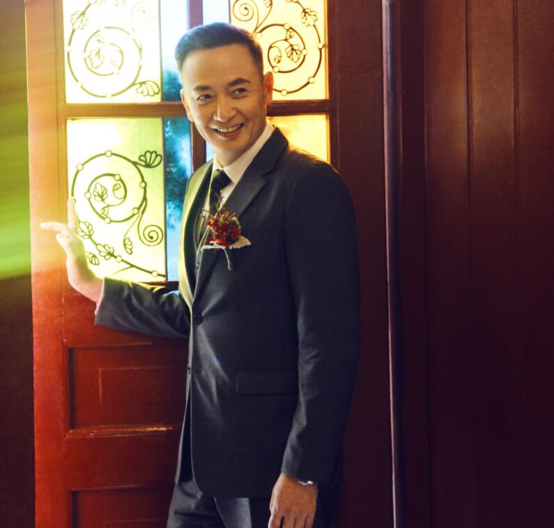 侯长荣|这3位老戏骨，帅了一辈子，年轻时俊秀而不娘，老了气质出众