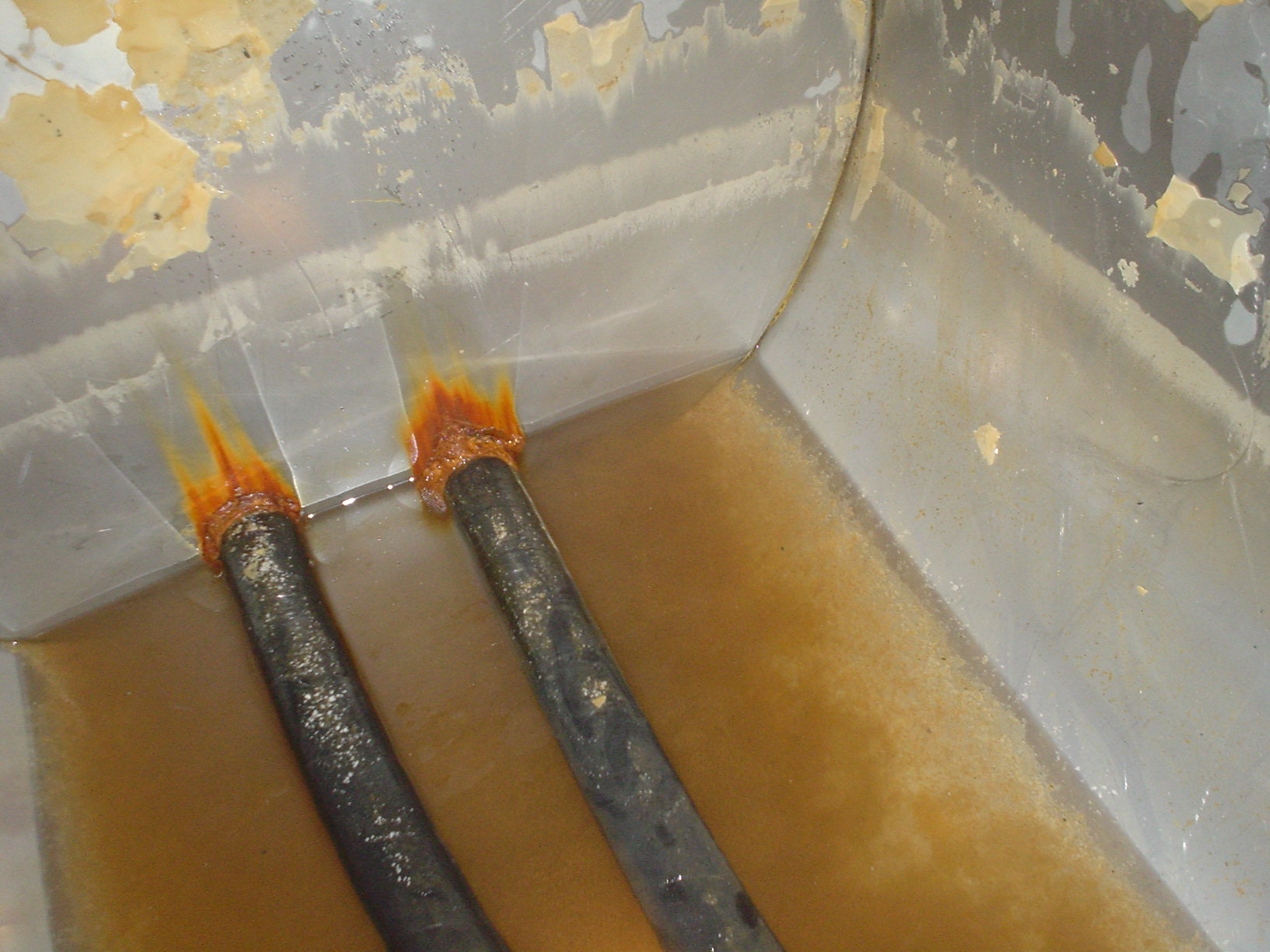 极家居|热水器也会有水垢,为了不影响正常使用,日常也要做好清洁工作