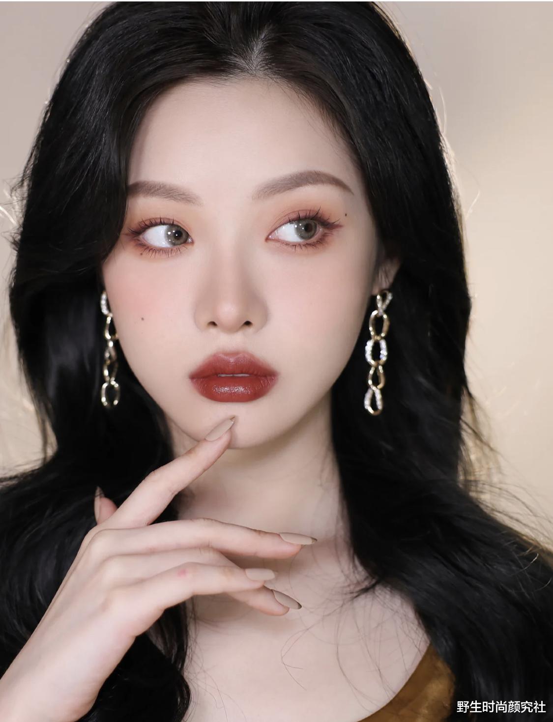 口红 黄皮女生必备的口红，显白又气质，不刻意修饰妆容也高级感满满