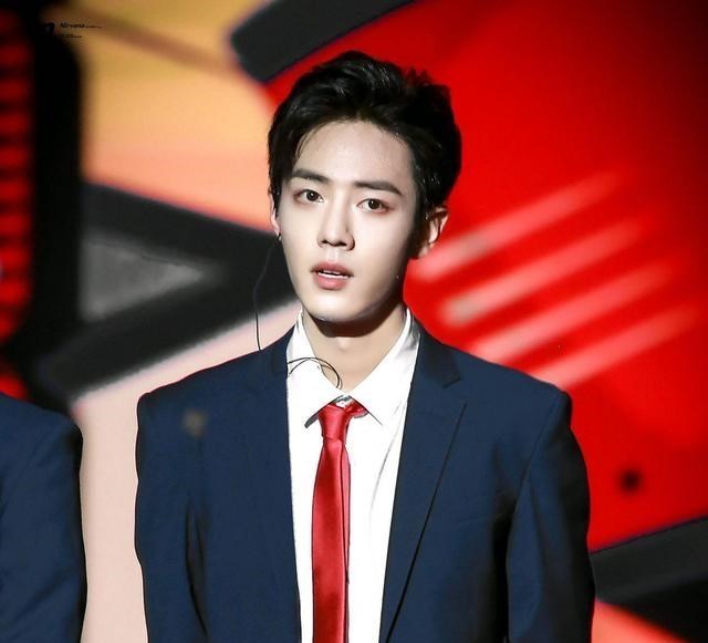 肖战|知情人透露肖战还有几个代言要宣，以生活用品为主，极为期待