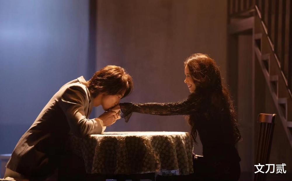 |“风情妖姬”莫文蔚，花3000万给美腿买保险，41岁嫁二婚初恋男友