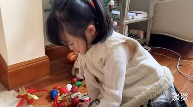 伊能静|53岁伊能静晒女儿近况，小米粒开心唱歌，正脸曝光像爸爸