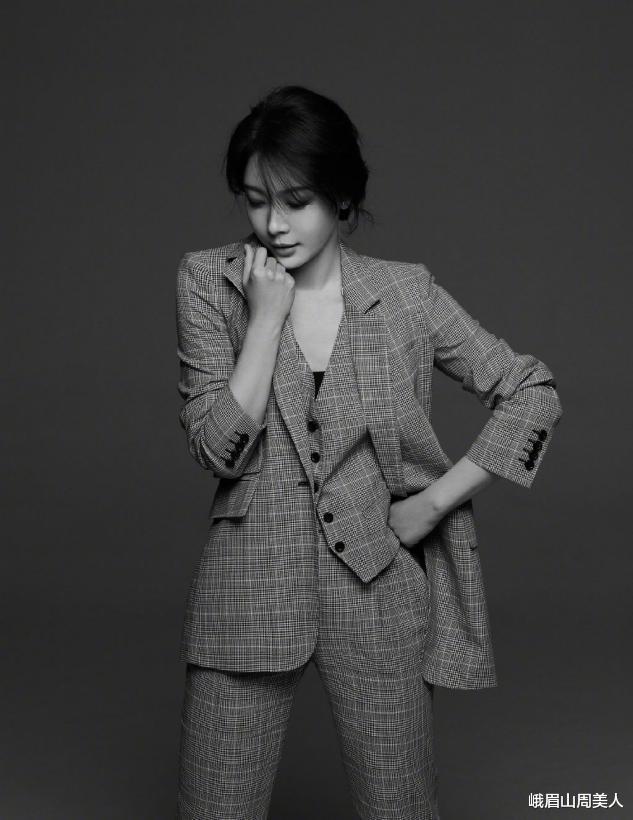 峨眉山周美人|看了陈数的穿搭才明白，优雅得体才最美，很适合四十岁女人