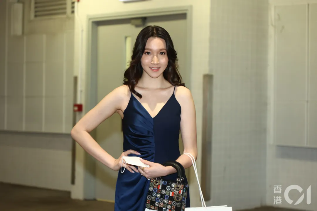 王宝强|2021港姐第二轮面试入围佳丽！19岁“佛祖港姐”率先爆红，网友称佛法无边