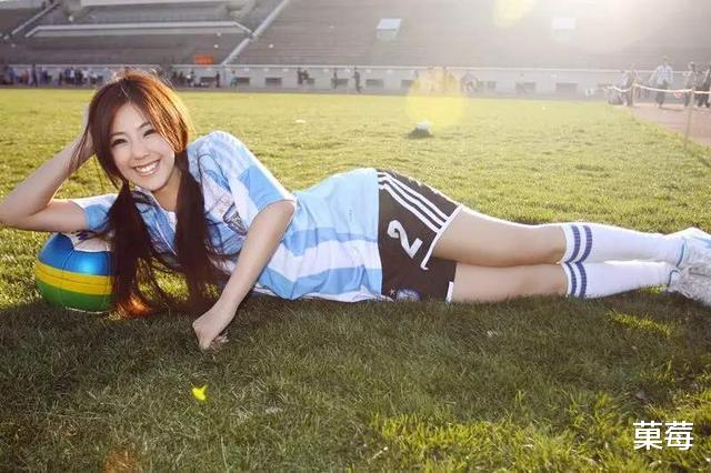 赵奕欢|赵奕欢直播健身获网友好评，凭借堪称完美的身材，成功圈粉