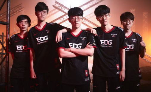 红莲少年|爱电竞不是爱国!电竞赛事激烈,情感不应上升国家!