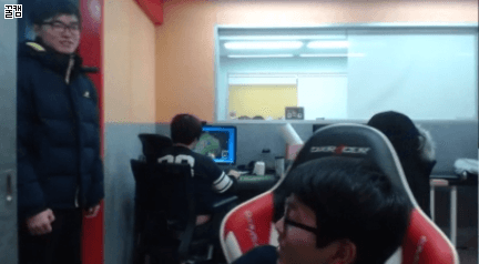 skt|被SKT冷藏埋没，来中国带队打进世界赛决赛的励志人物史