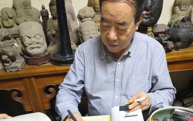 小潘谈情说爱|贾平凹《自在独行》：不喜欢打扮的女人，通常更有气质