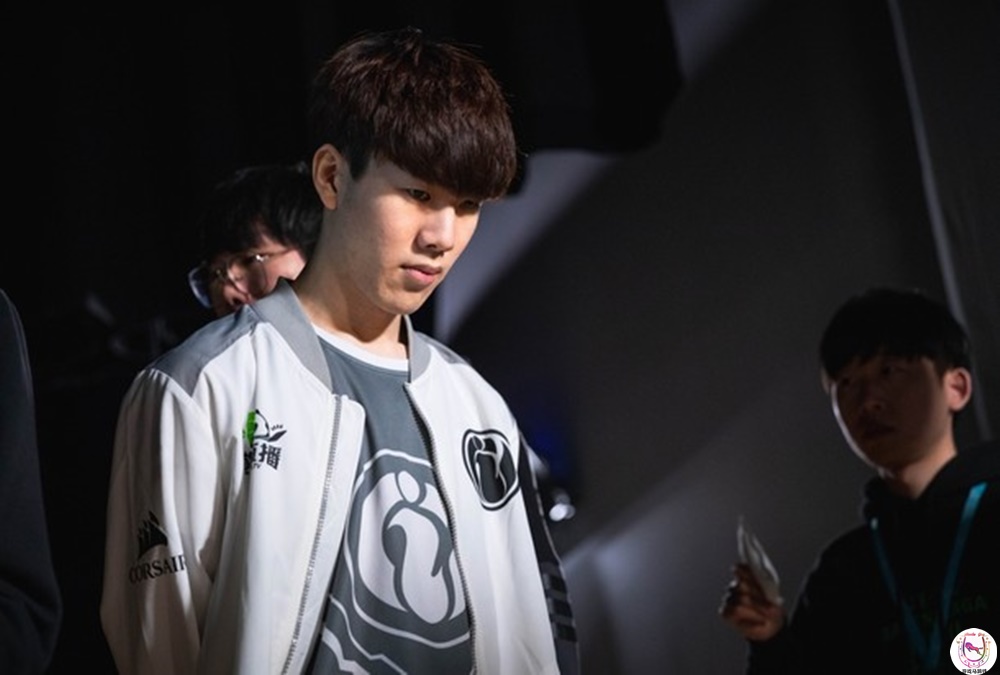 theshy|Weibo官宣Theshy流量密码已到手!成绩无所谓?