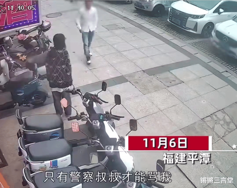 男子带儿子往奔驰车上撒尿,被制止后还发脾气,奔驰女生被气哭!