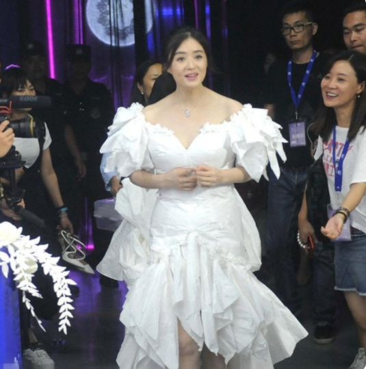 鞠婧祎|37岁蒋欣瘦成王子文,体重不过百,告别微胖女神,直言方法简单