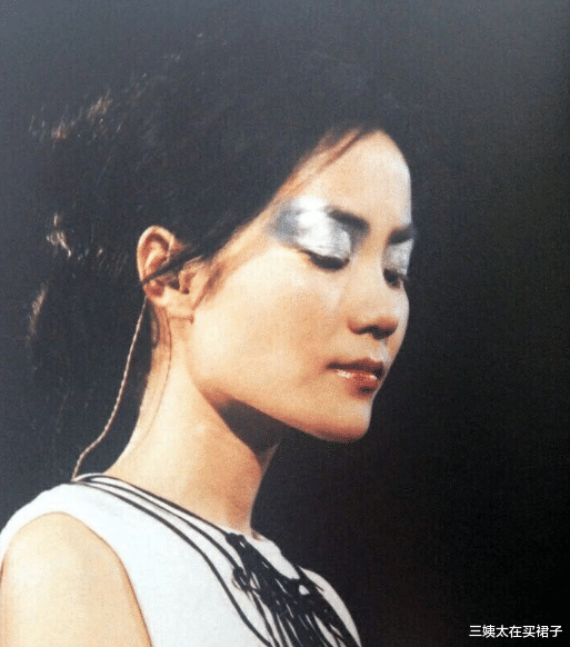 张柏芝|深挖王菲背景，她就是现实版赵敏，张柏芝油麻地出身怎么赢得了